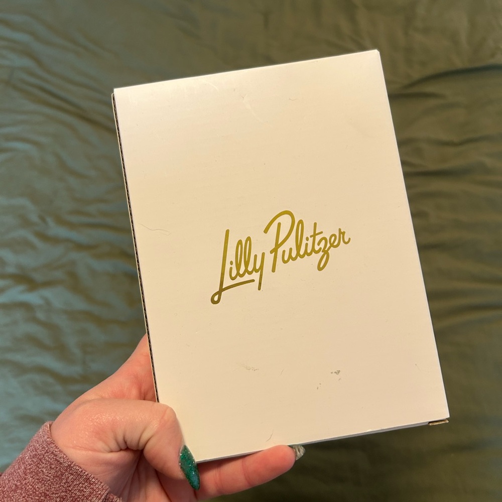 NIP Lilly Pulitzer GWP breast cancer picture frame 💕🩷🙏🏻 - Picture 3 of 5